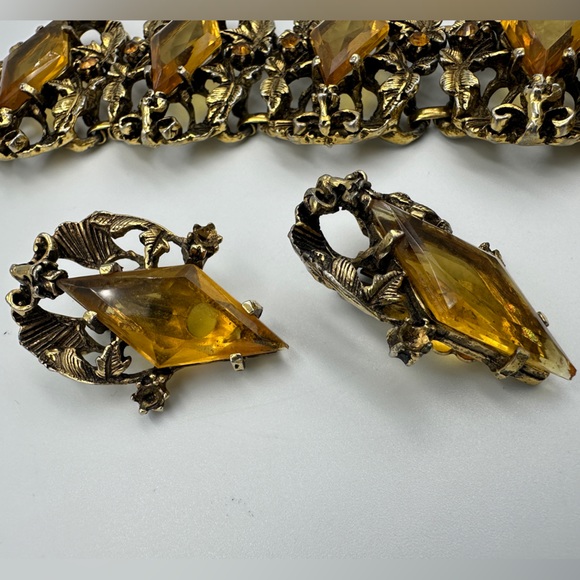Chunky Metal Bracelet  yellow diamond cut stones with matching clip on earrings - Picture 2 of 9